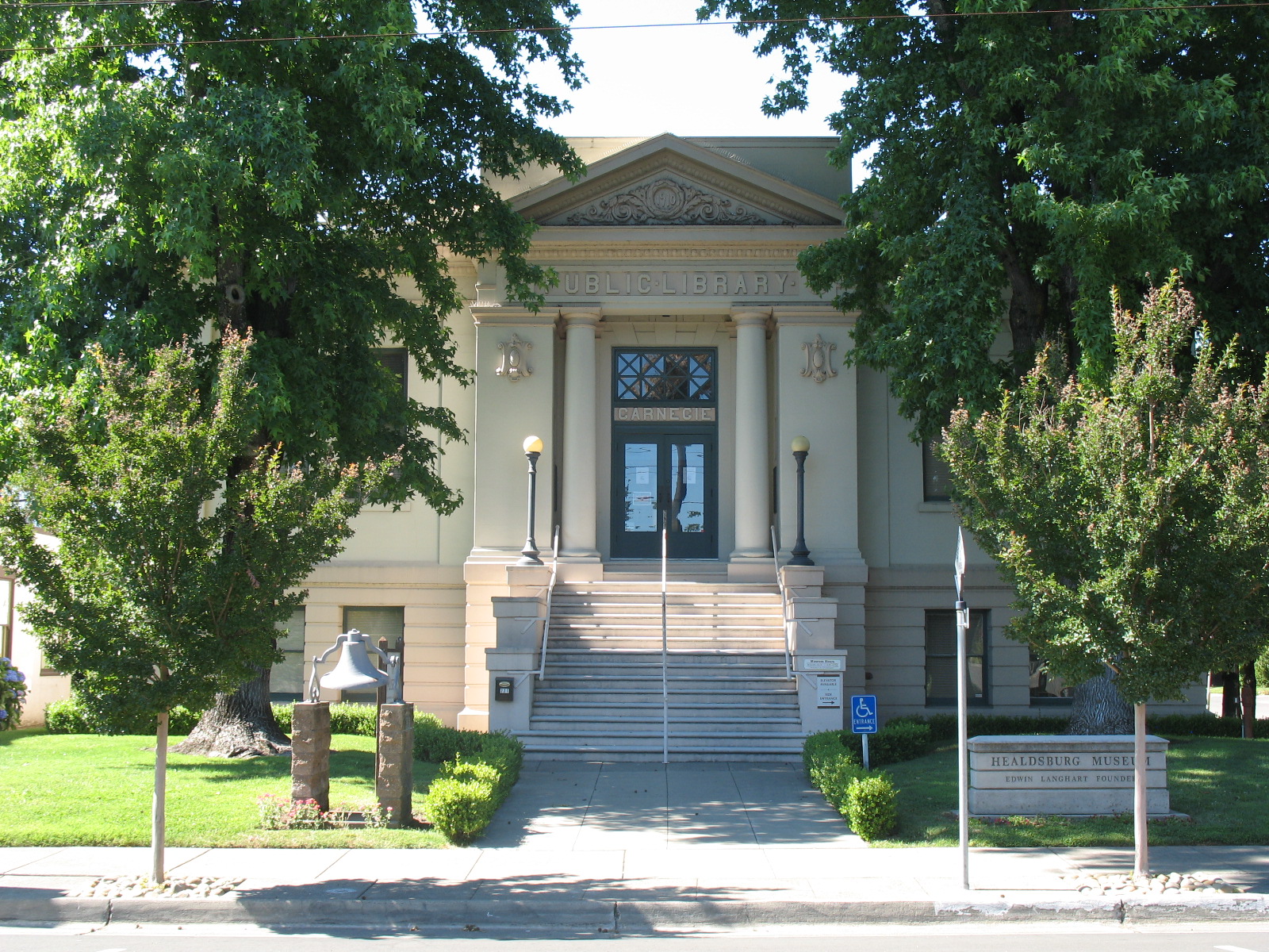 Healdsburg Carnegie Library historic building