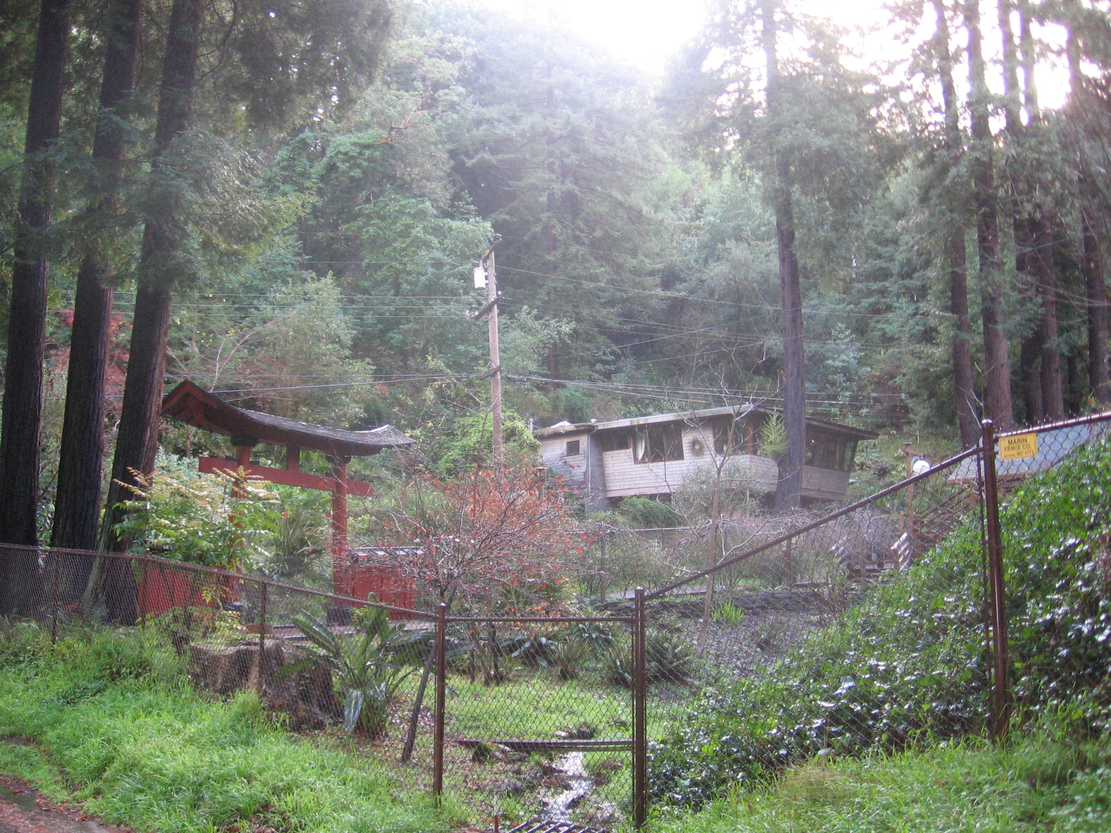 Homestead Valley wooded coastal-adjacent neighborhood