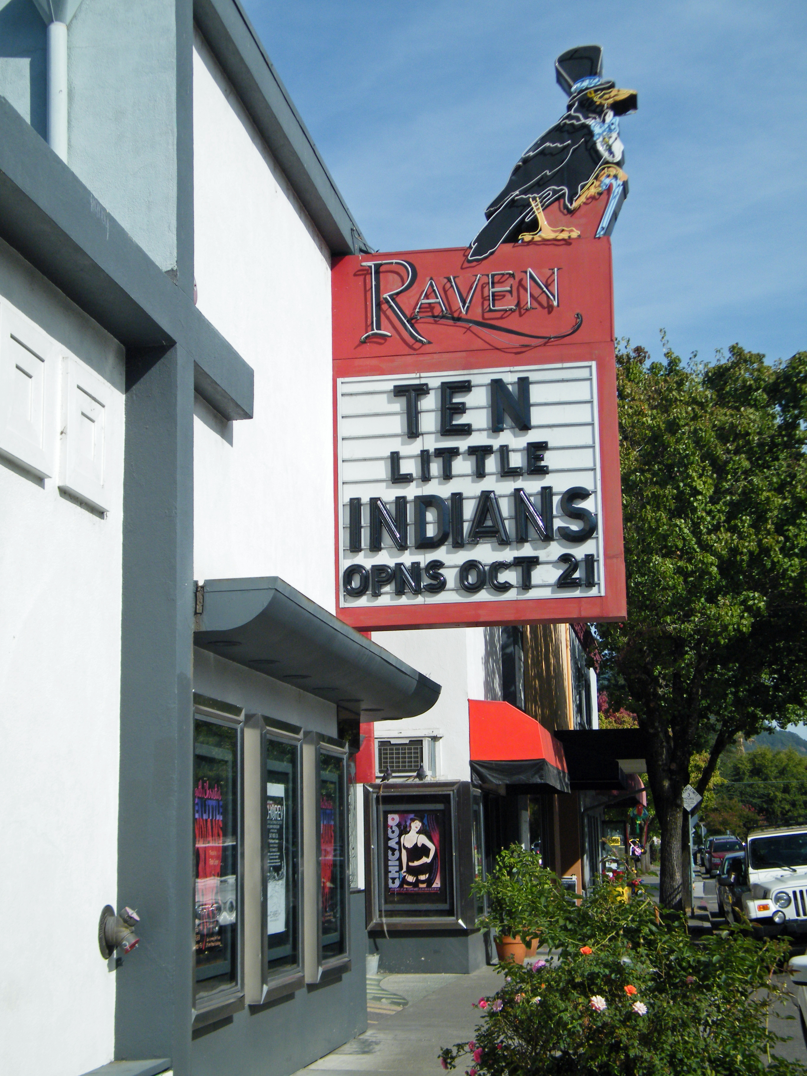 Raven Arts Theater downtown Healdsburg