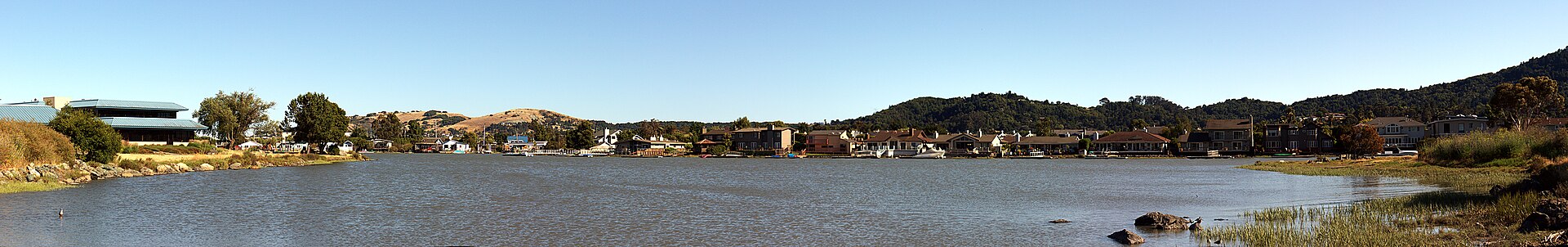 Magnolia Avenue neighborhood Larkspur